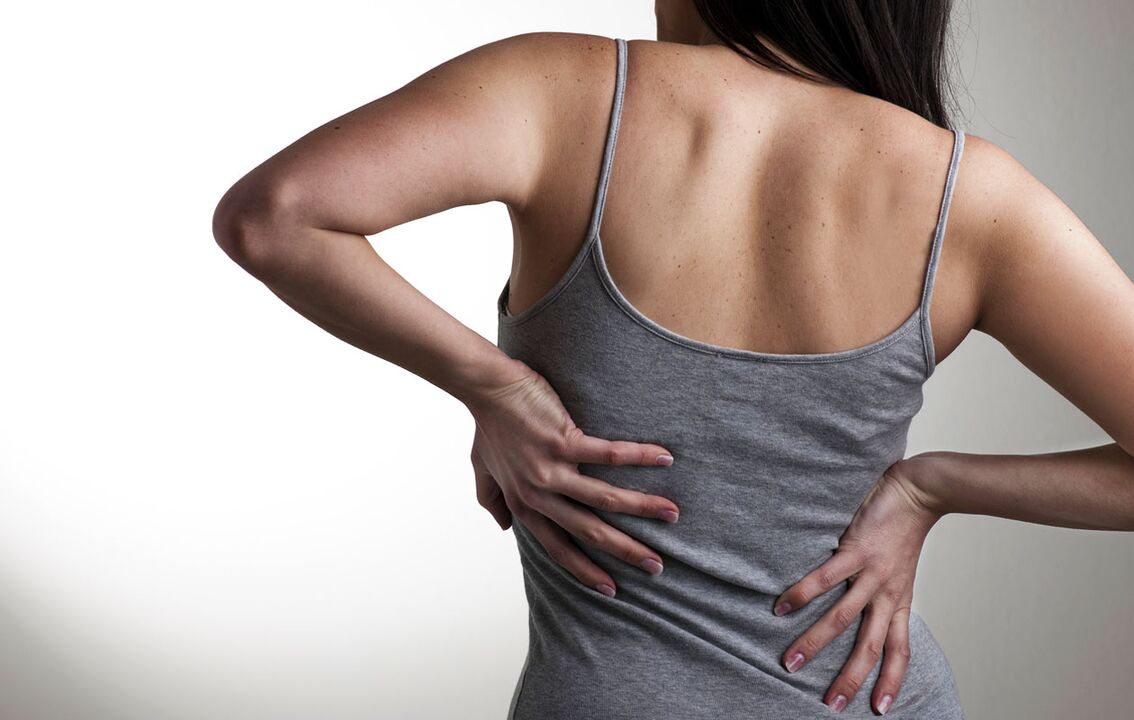 біль в спині при грудному остеохондрозі фото 1