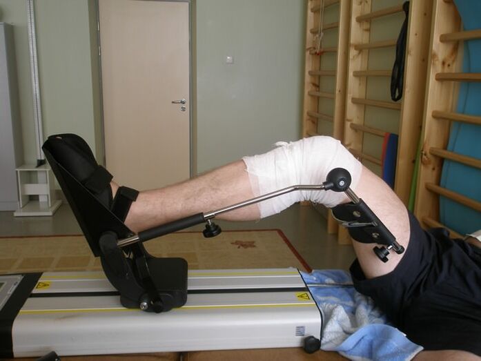 реабілітація після операції при болі в колінах